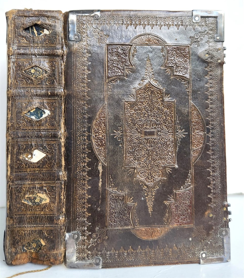 1650 BIBLE in ENGLISH antique FINE ORIGINAL BINDING w/ SILVER CORNER PIECES - 2