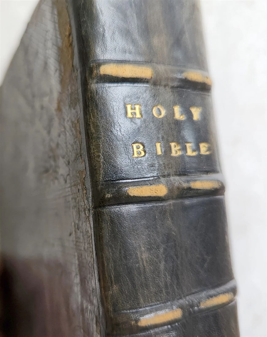 1660 BIBLE in ENGLISH OLD & NEW TESTAMENT antique BINDING w/ SILVER CORNERS - 11