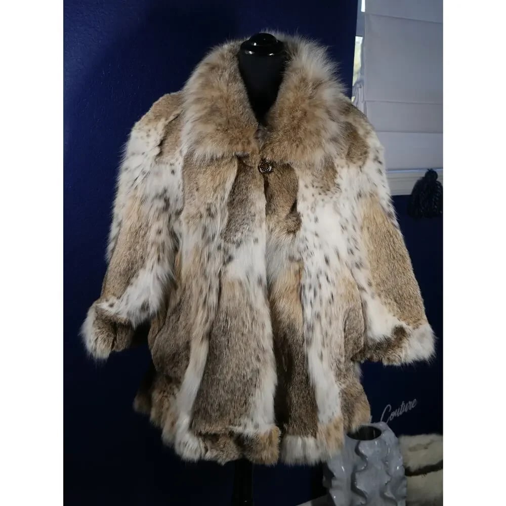 Gorgeous Spotted Lynx Bobcat Fur Coat Poncho Cape Jacket (1 of 6)
