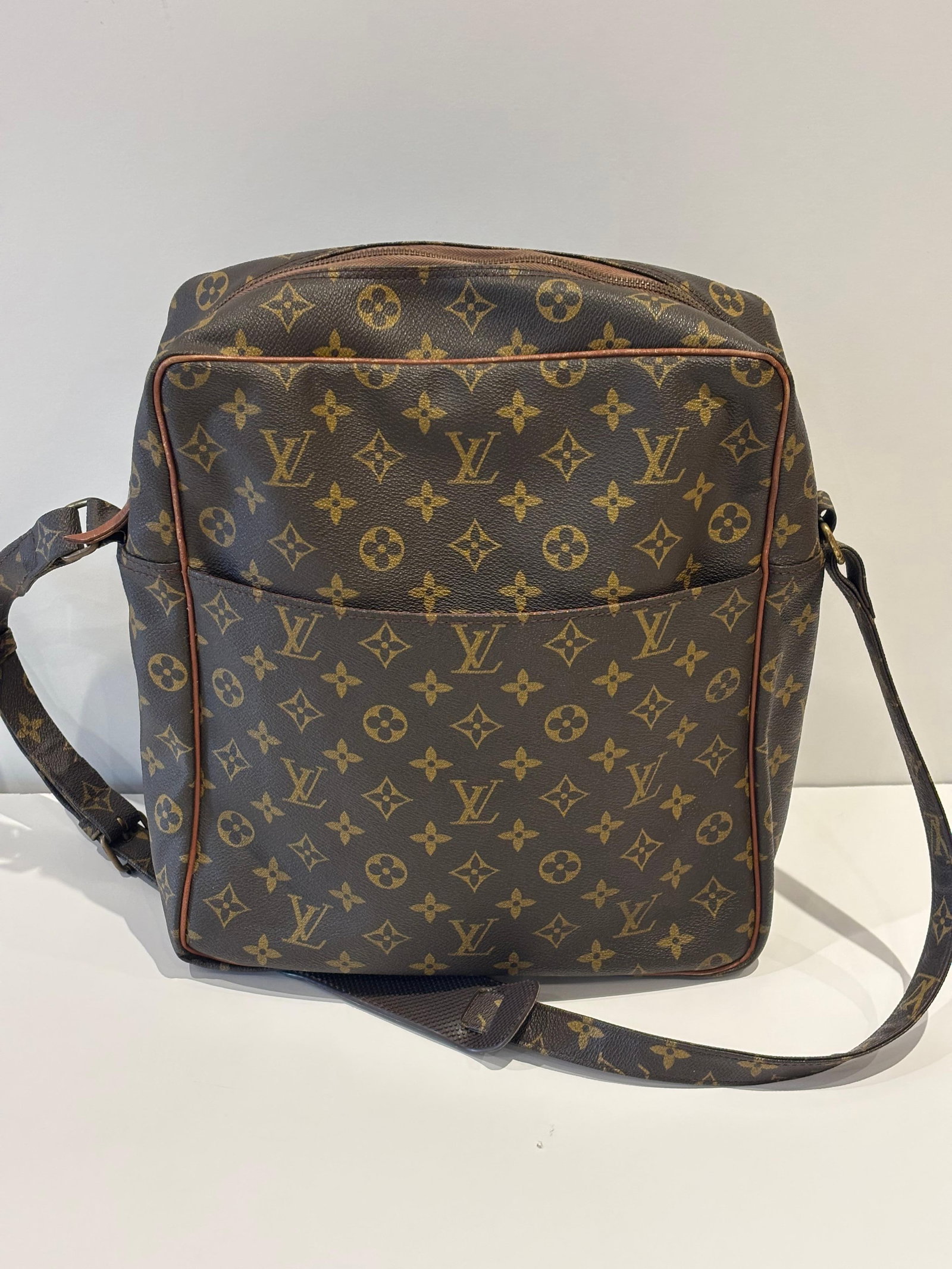 Louis Vuitton Vintage Monogram Canvas and Leather Trim MARCEAU GM Messenger Bag - 2