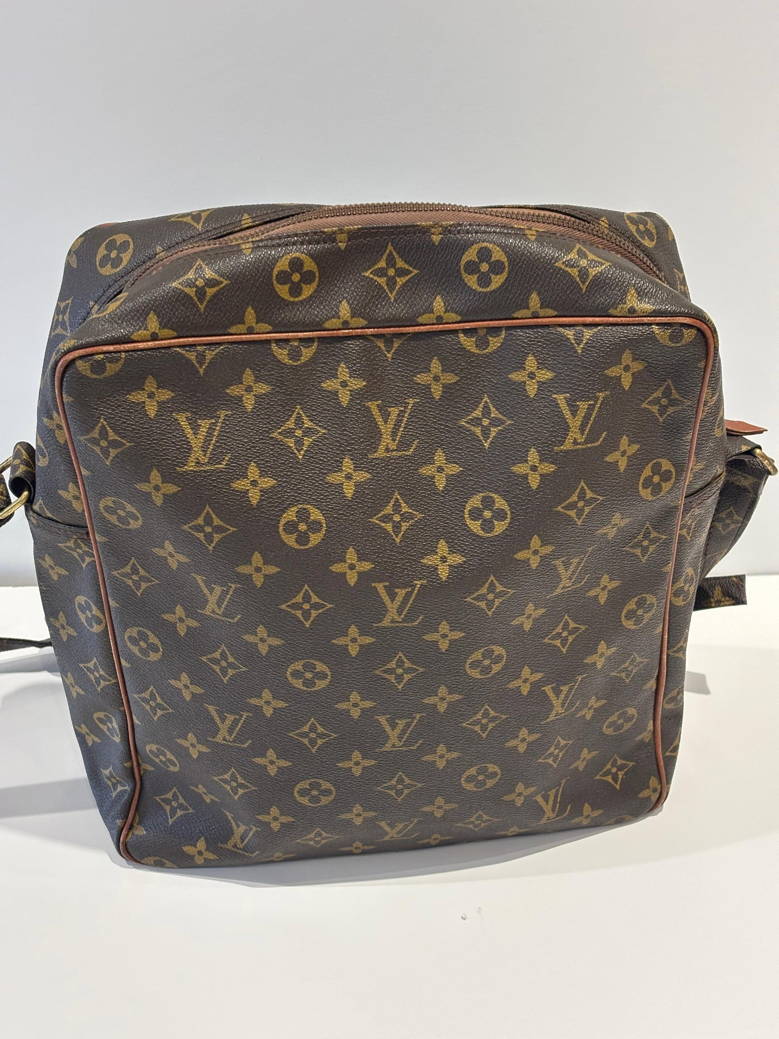 Louis Vuitton Vintage Monogram Canvas and Leather Trim MARCEAU GM Messenger Bag - 3