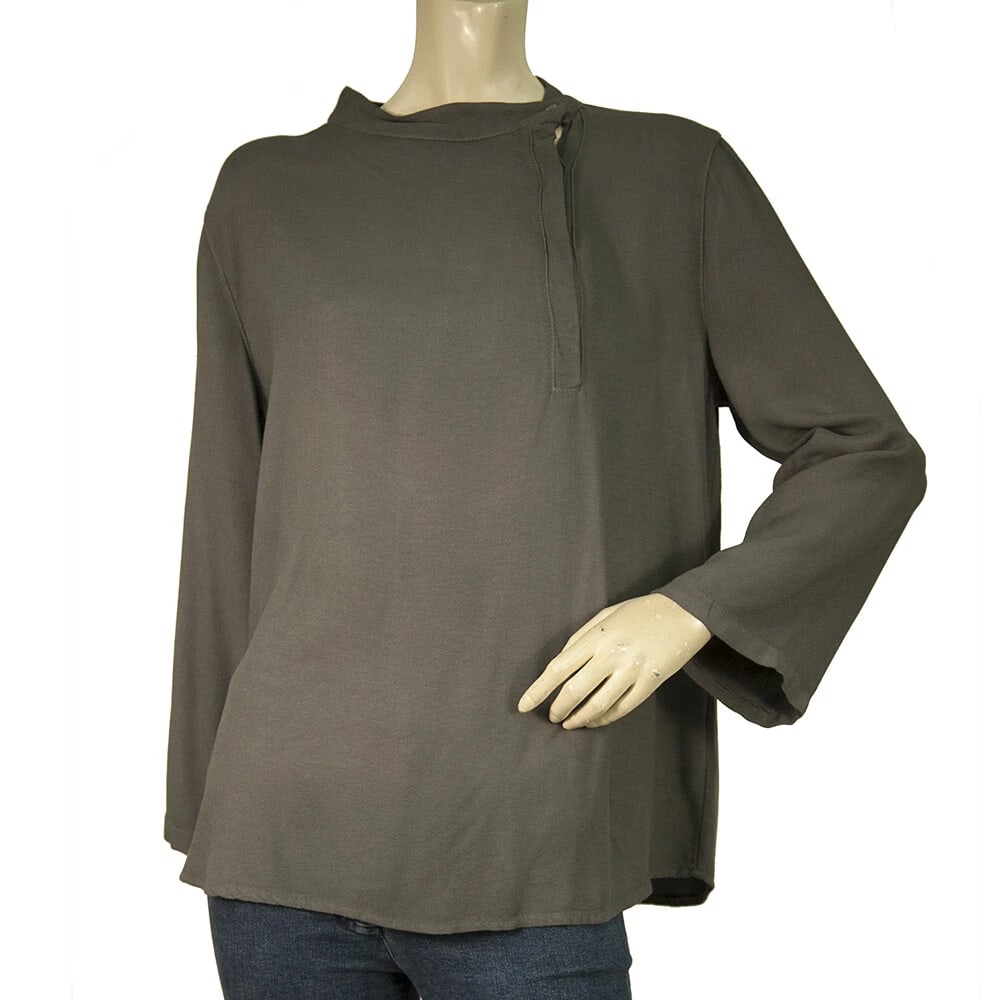 Crossley Anthracite Gray Viscose Side Button Closure Blouse Top size M: Title:Crossley Anthracite Gray Viscose Side Button Closure Blouse Top size M Description:Crossley Anthracite Gray Viscose Side Button Closure Blouse Top size M Beautiful viscose top by Crossley that