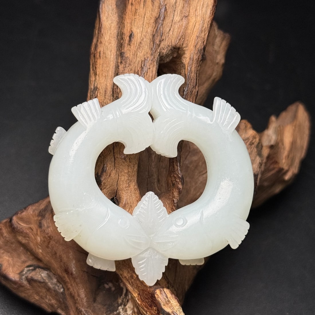 White Hetian Jade Double Fish Pendant: Title: White Hetian Jade Double Fish Pendant Origin: Chinese Date/Period: After2000 Materials: Hetian Jade Dimensions: 51x53x12(mm) 2.01x2.09x0.47(inches) Weight 0.08 lbs/38g Reserve: $450.00 Shipping