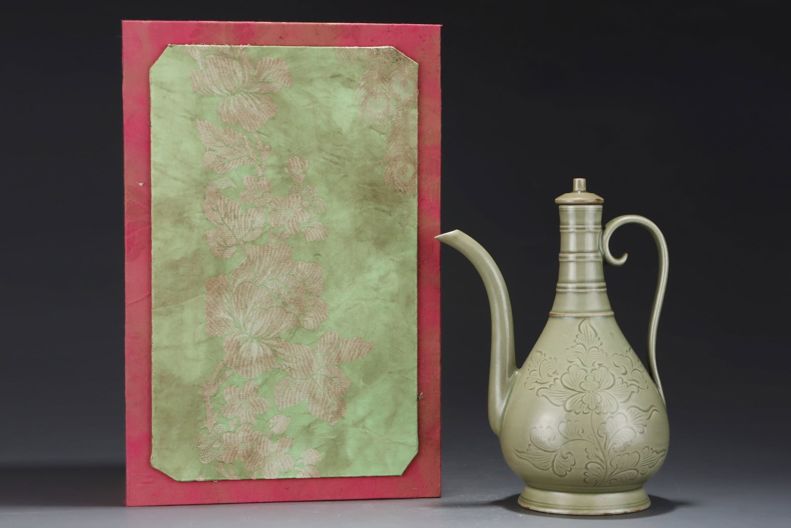 Yue Kiln Flower Porcelain Wine Pot w Box (1 of 9)