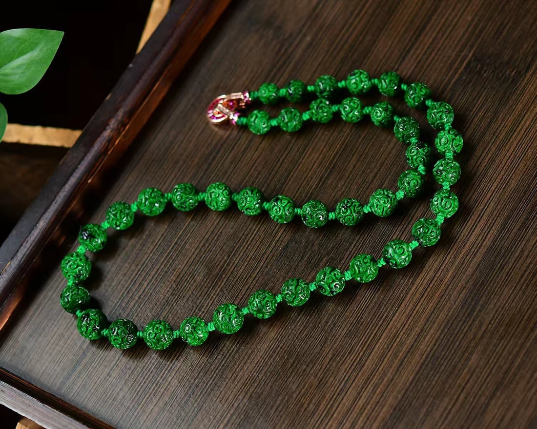 Natural Green Jadeite Beads Necklace with Certificate: Title: Natural Green Jadeite Beads Necklace with Certificate Origin: Chinese Date/Period: After2026 Materials: Jadeite Dimensions: 8-10(mm) 0.31-0.39(inches) Reserve: $2,799.00 Shipping: Domestic: Shi