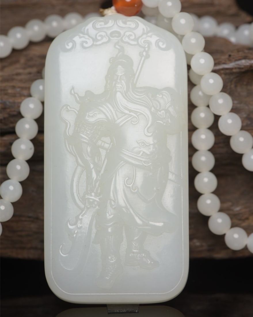 Superb Hetian Jade Hand Carved Guangong Pendant & Necklace: Title: Superb Hetian Jade Hand Carved Guangong Pendant & Necklace Origin: Chinese Date/Period: After2000 Materials: Hetian Jade Dimensions: 81x43x20(mm) 3.19x1.69x0.79(inches) Weight 0.27 lbs/123g Res