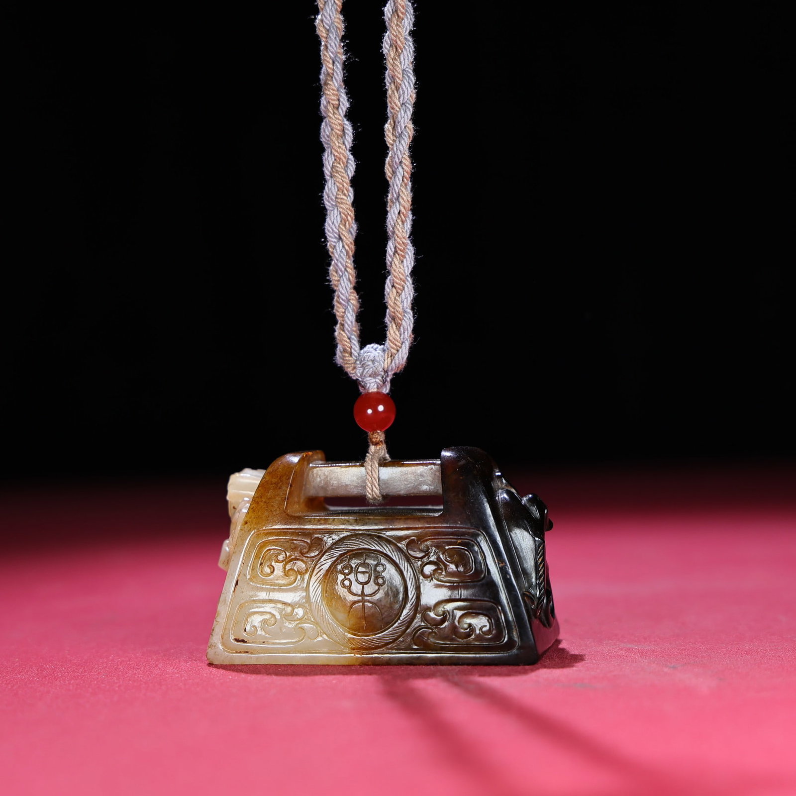 Vintage Hetian Jade Hand Carved Chi Dragon Pendant - Weight Tool: Title: Vintage Hetian Jade Hand Carved Chi Dragon Pendant - Weight Tool Origin: Chinese Date/Period: After1860 Materials: Hetian Jade Dimensions: 65x35x40(mm) 2.56x1.38x1.57(inches) Weight 0.41 lbs/18
