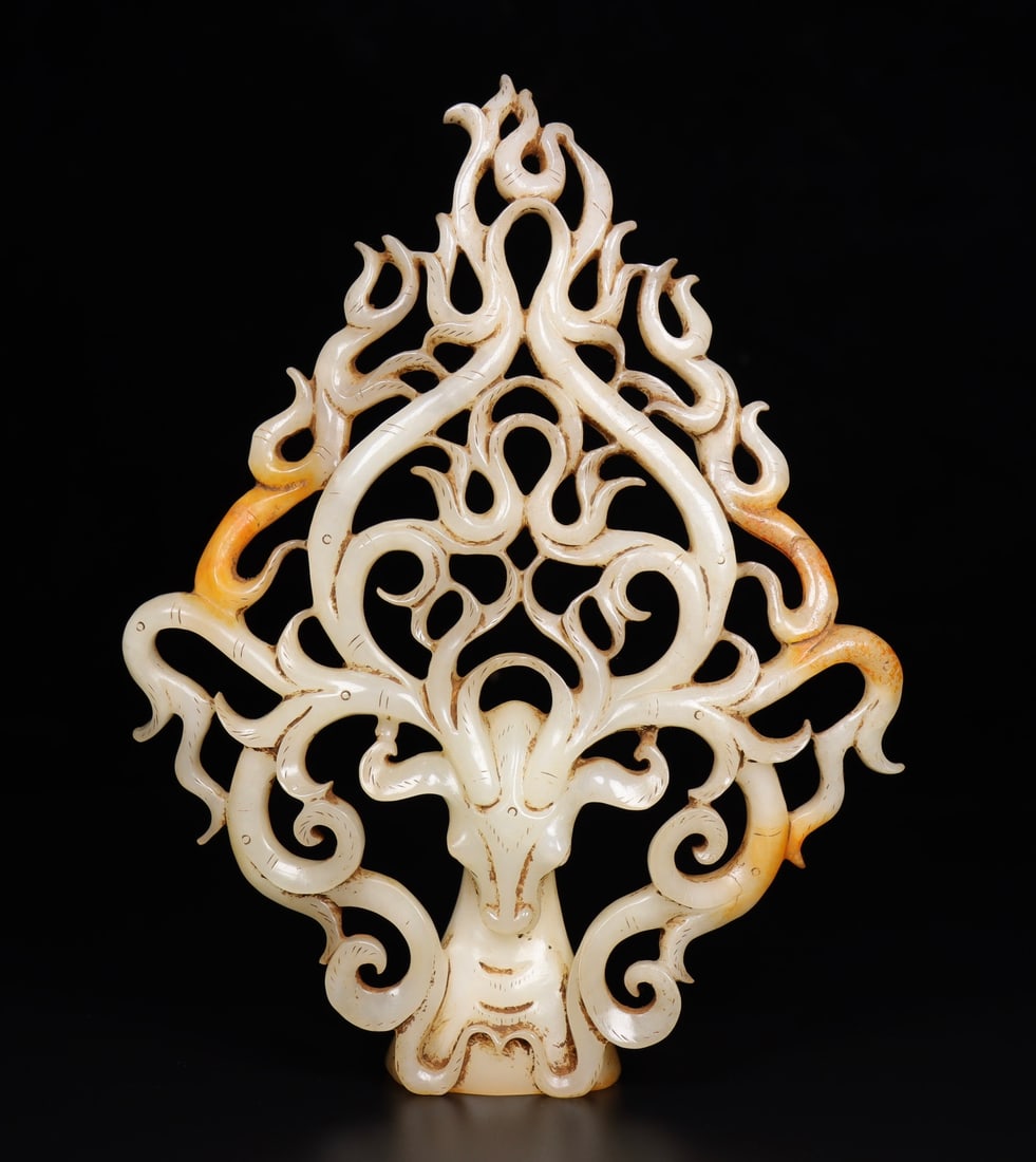 Old Hetian Jade Hand Carved Deer Head Statue: Title: Old Hetian Jade Hand Carved Deer Head Statue Origin: Chinese Date/Period: After1850 Materials: Hetian Jade Dimensions: 170x30x215(mm) 6.69x1.18x8.46(inches) Weight 0.96 lbs/434g Reserve: $2,199