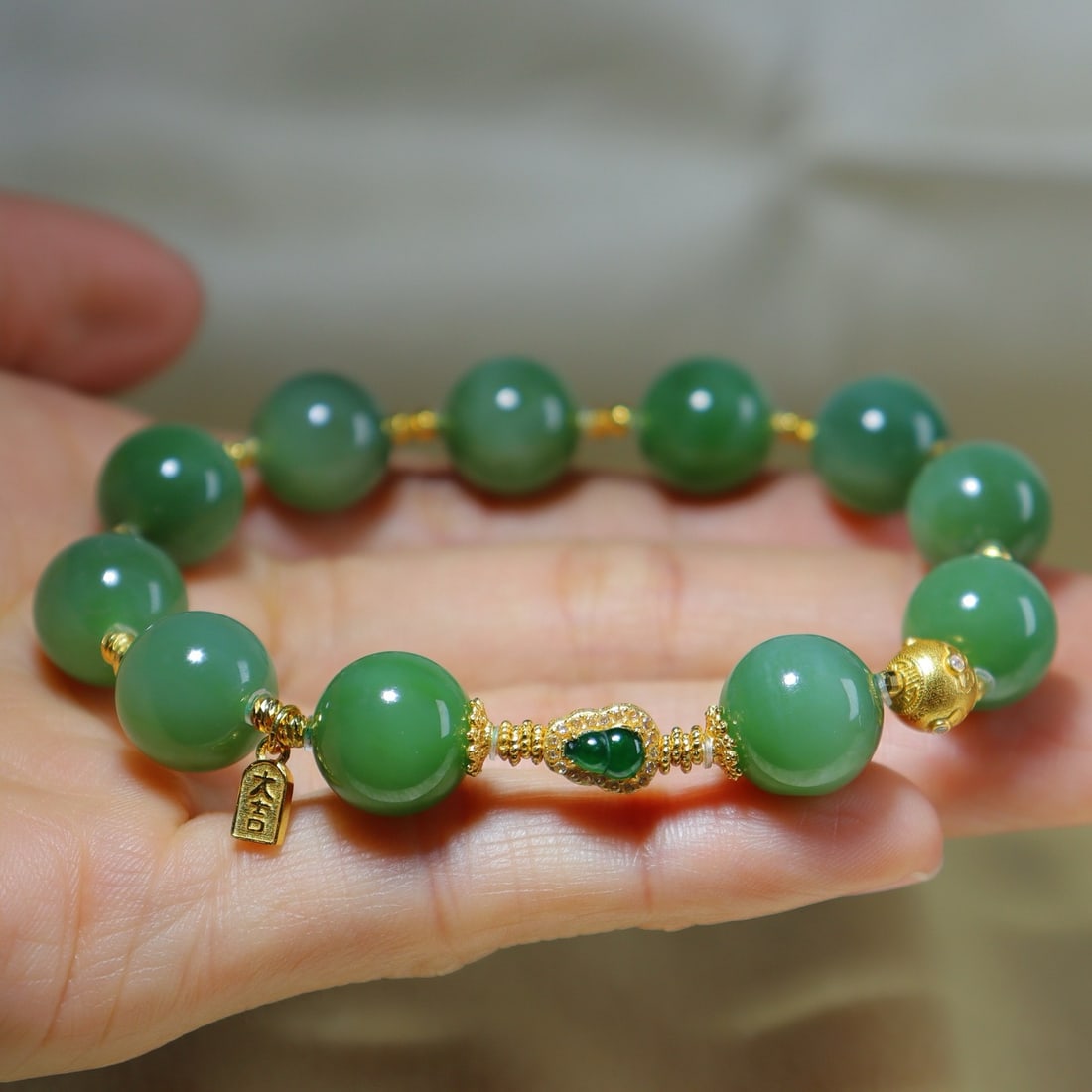 Beautiful Green Hetian Jade Beads Bracelet (1 of 6)