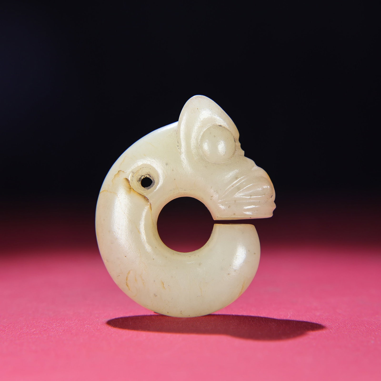Vintage Hetian Jade Pendant - Dragon: Title: Vintage Hetian Jade Pendant - Dragon Origin: Chinese Date/Period: After1900 Materials: Hetian Jade Dimensions: 65x80x18(mm) 2.56x3.15x0.71(inches) Weight 0.29 lbs/132g Reserve: $580.00 Shipping