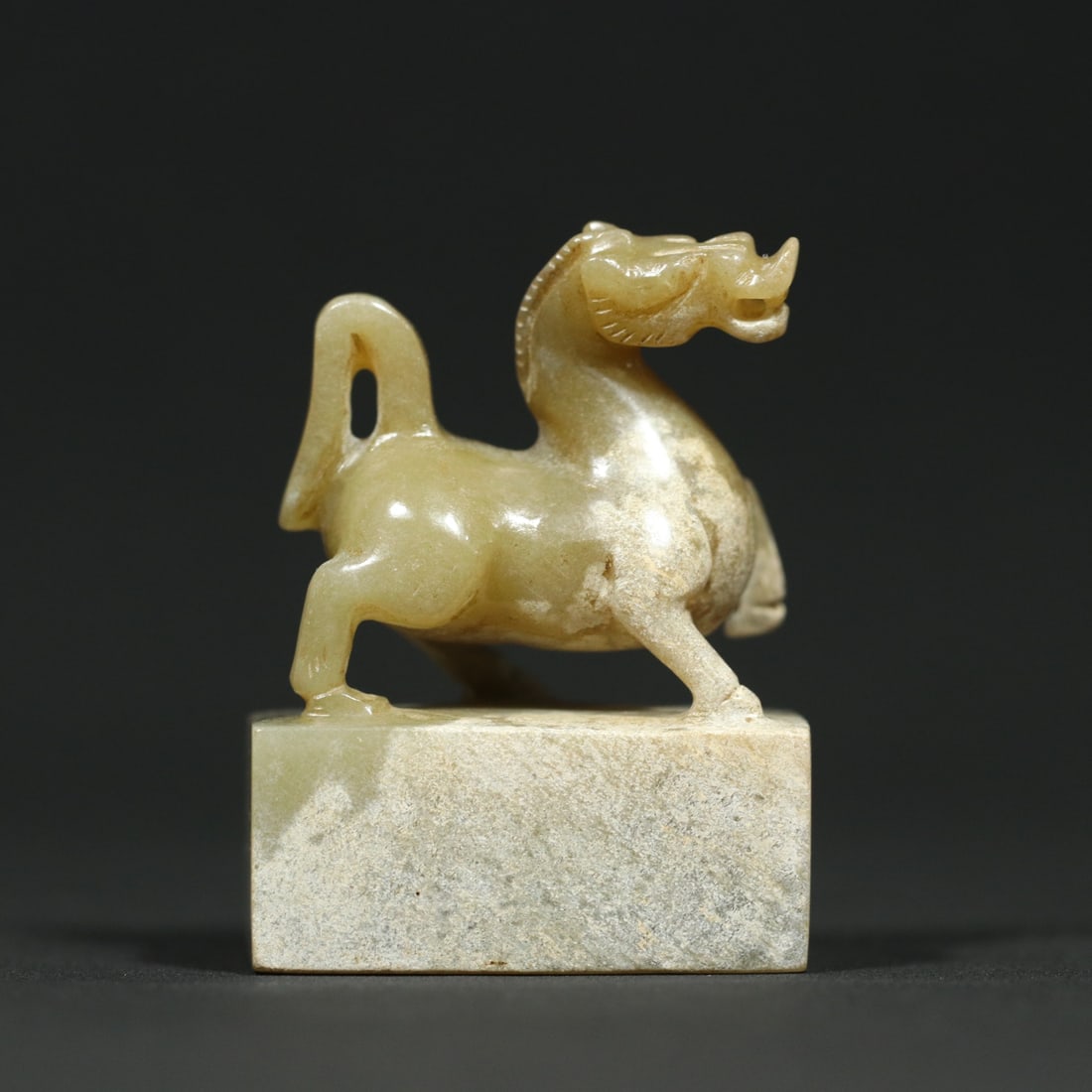 Vintage Hetian Jade Horse Seal: Title: Vintage Hetian Jade Horse Seal Origin: Chinese Date/Period: After1860 Materials: Hetian Jade Dimensions: 39x25x52(mm) 1.54x0.98x2.05(inches) Weight 0.16 lbs/71.2g Reserve: $279.00 Shipping: Dom