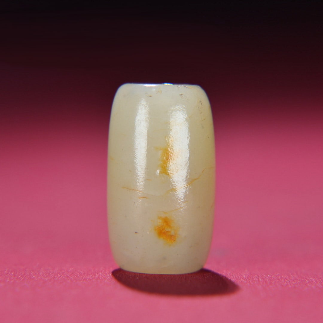 Old Hetian Jade Pendant - Lezi: Title: Old Hetian Jade Pendant - Lezi Origin: Chinese Date/Period: After1900 Materials: Hetian Jade Dimensions: 31x19x17(mm) 1.22x0.75x0.67(inches) Weight 0.04 lbs/17g Reserve: $199.00 Shipping: Domes