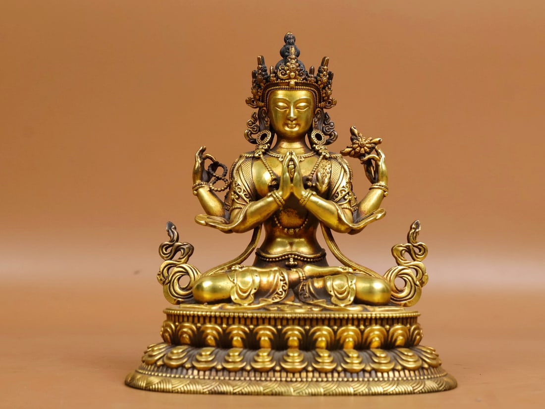 Old Gilt Gold Bronze Four Arm Kwan-yin Statue: Title: Old Gilt Gold Bronze Four Arm Kwan-yin Statue Origin: Chinese Date/Period: After1900 Materials: Gilt Gold Bronze Dimensions: 145x125(mm) 5.71x4.92(inches) Weight 3.31 lbs/1500g Reserve: $578.00