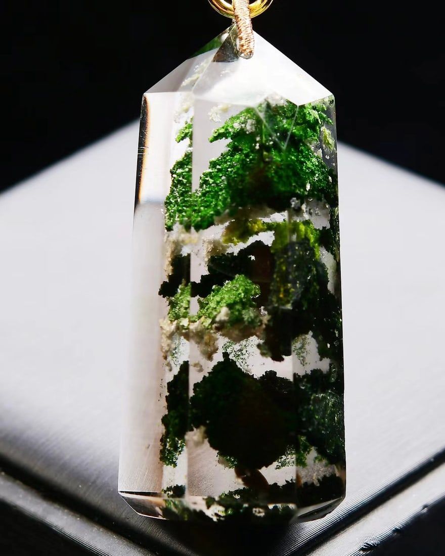 Natural Green Crystal Lucky Pendant: Title: Natural Green Crystal Lucky Pendant Origin: Chinese Date/Period: After2026 Materials: Crystal Dimensions: 61x26x20(mm) 2.40x1.02x0.79(inches) Weight 0.20 lbs/88g Reserve: $336.00 Shipping: Dome
