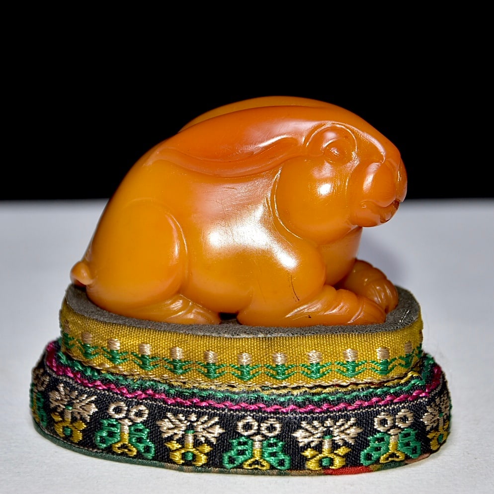 Vintage Tianhuang Shoushan Soapstone Hand-Carved Statue Rabbit (1 of 8)