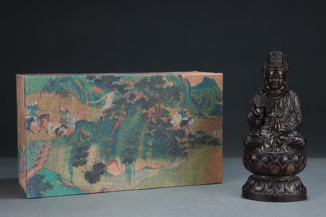 Vintage Chenxiang Wood Carved Kwan-yin Statue w Box: Title: Vintage Chenxiang Wood Carved Kwan-yin Statue w Box Origin: Chinese Date/Period: After1900 Materials: Chenxiang Wood Dimensions: 105x90x245(mm) 4.13x3.54x9.65(inches) Reserve: $699.00