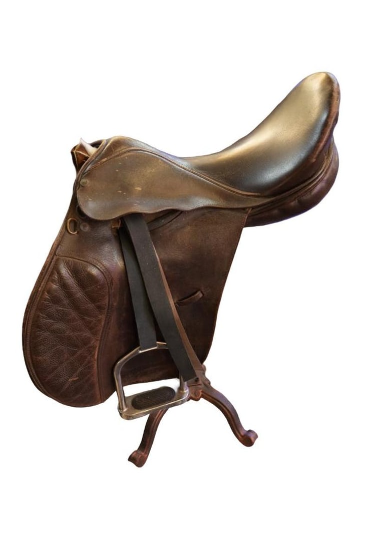Vintage Custom Equestrian Horse Saddle Swivel Stool: Title: Vintage Custom Equestrian Horse Saddle Swivel Stool Description: *** Shipping is NOT Free, please contact us for a shipping quote. Vintage Custom Equestrian Horse Saddle Swivel Stool