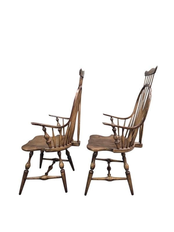 Antique Windsor Bow back Spindle Armchair - 3