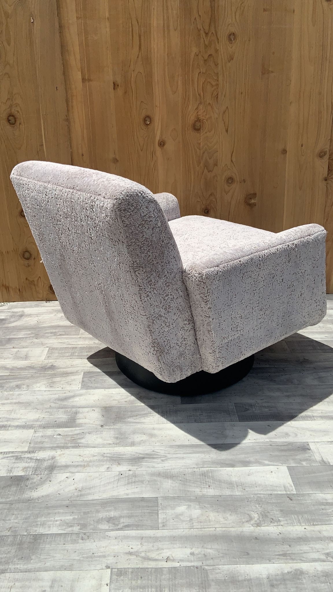 Mid Century Modern Swivel Lounge Chair Newly Upholstered in Ivory Chenille - 7