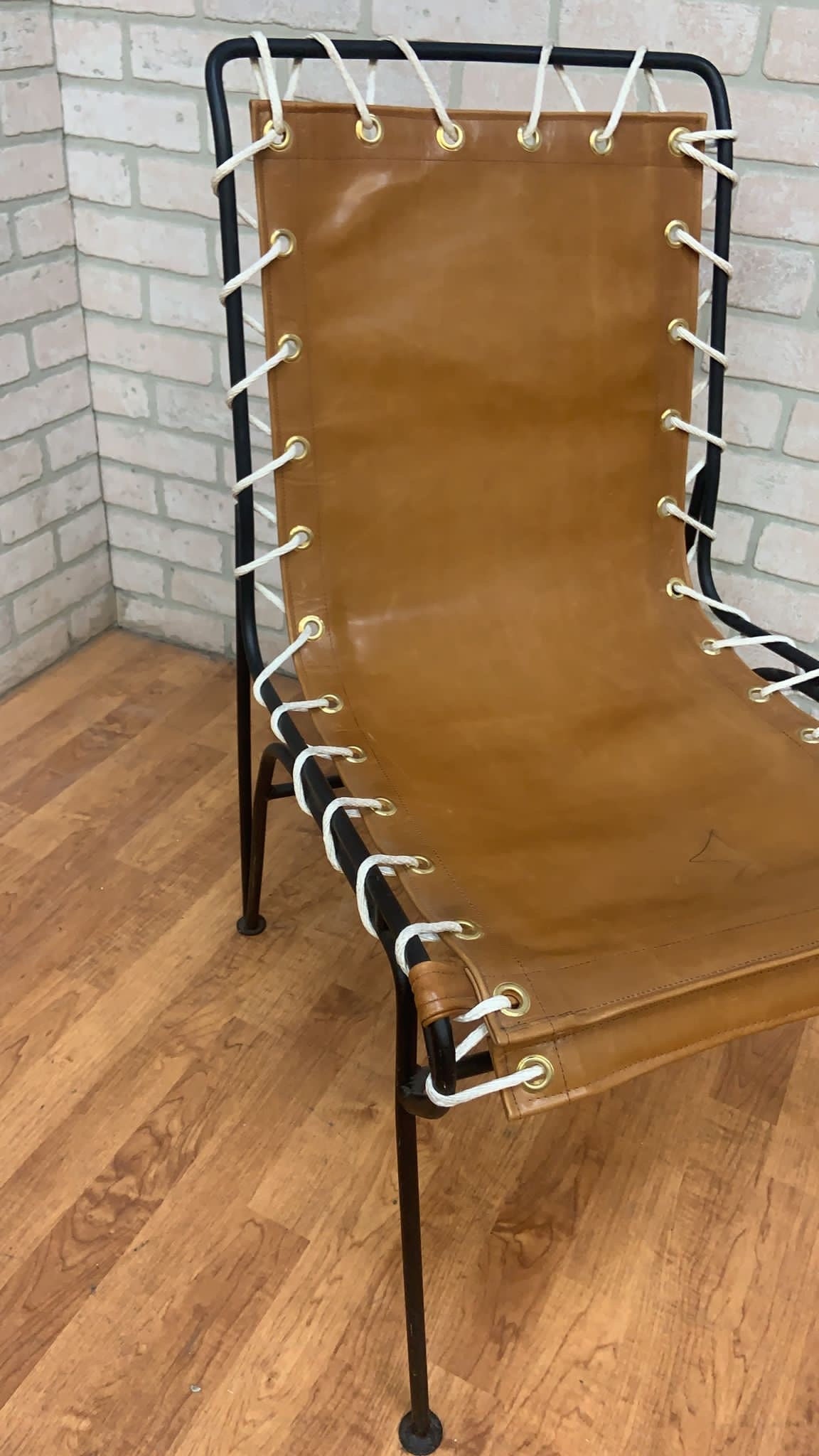 Mid-Century Modern Leather Sling Chairs – Pipsan Saarinen Swanson for Ficks Reed, Newly - 3
