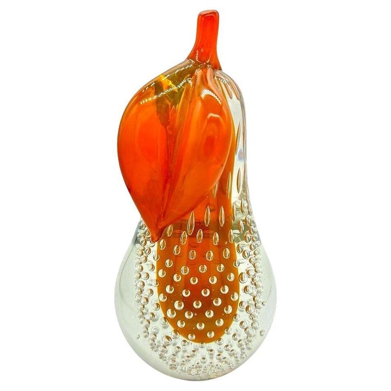 Alfredo Barbini Bullicante Aventurine Murano Glass Pear Scupture: Murano Bullicante Aventurine Murano glass pear sculpture by Alfredo Barbini. Each fruit-shaped sculpture features transparent and red glass, with the signature Bullicante technique creating controlled