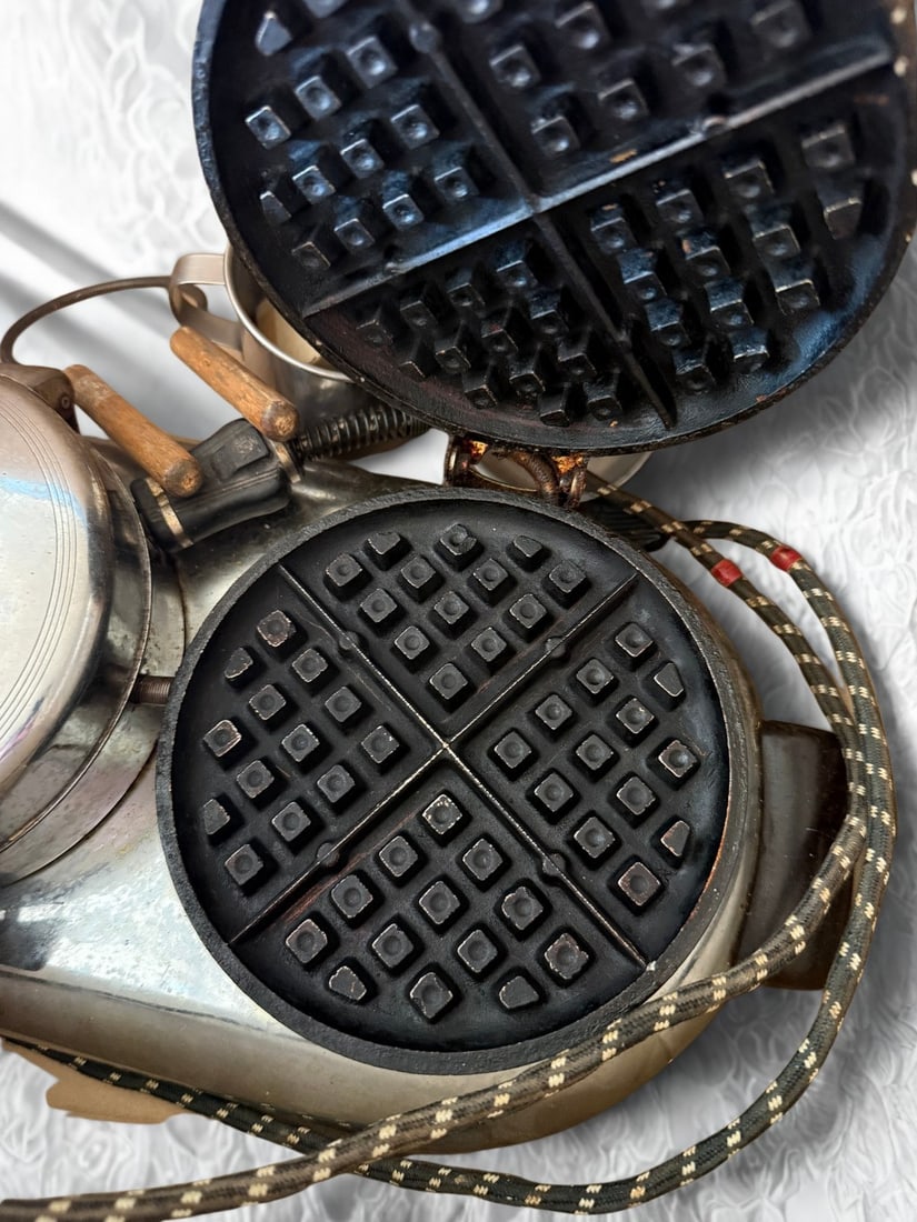 Vintage Double Waffle Maker, Circa 1940s (1 of 2)