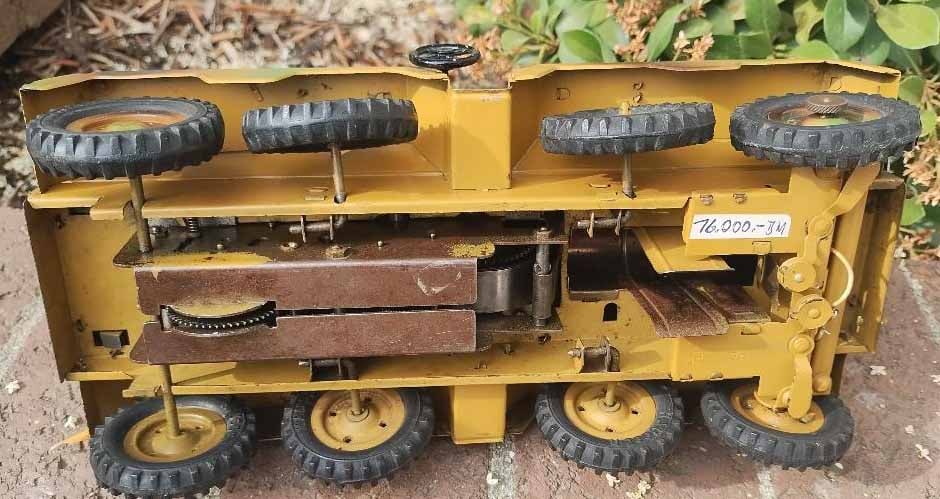 Hausser (Germany) communication truck. This is the "Holly Grail" of Hausser military toys, c10 - 7