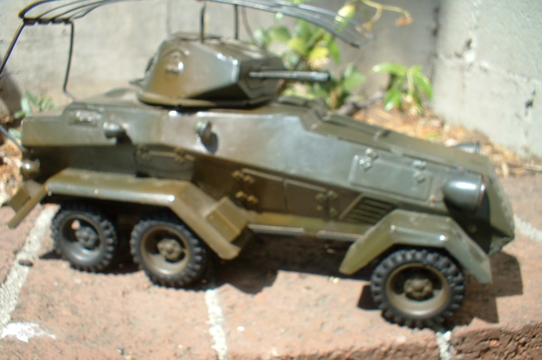 1937 Lineol "Panzerspahwagen" 1211, windup motor,six-wheeled military truck, the turret swings - 3