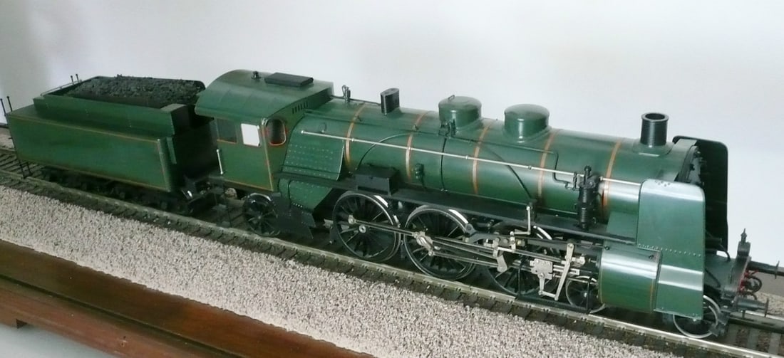 Felix Spring (Made in Switzerland) Bayern 4-6-2 gauge 1 locomotive, electric motor, working electric (1 of 10)