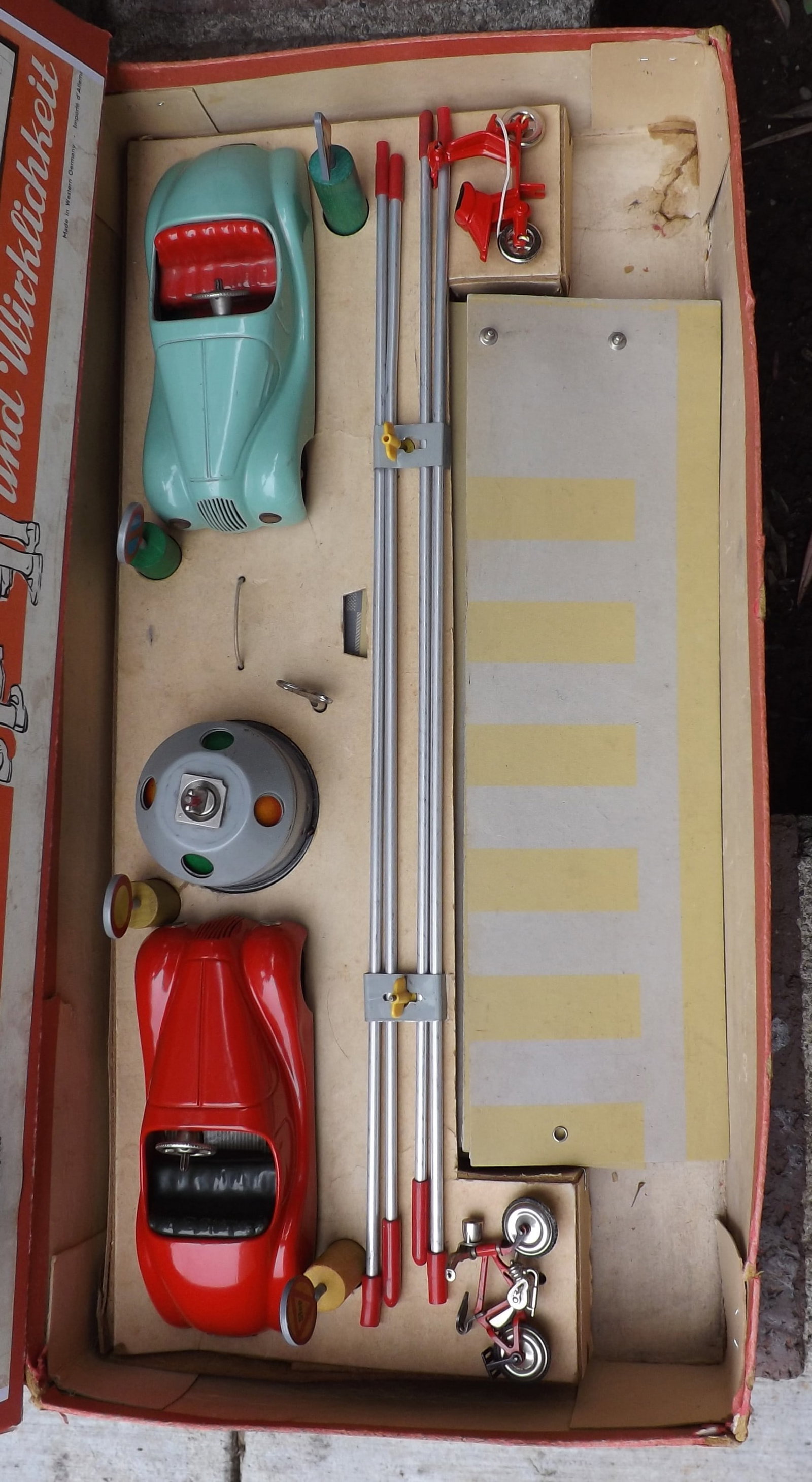 Schuco "Spiel und Wirklicheit" ("Play and Reality") driving game set 4525 (made in Germany).Only 250 - 2