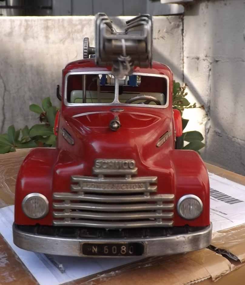 Schuco fire engine 6080 (Made in Germany 1960), battery operated, the rarer version with dark red - 2