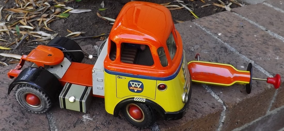 Arnold 9000 container tractor truck, Made in Western Germany , c9 in c8 box, with original - 3