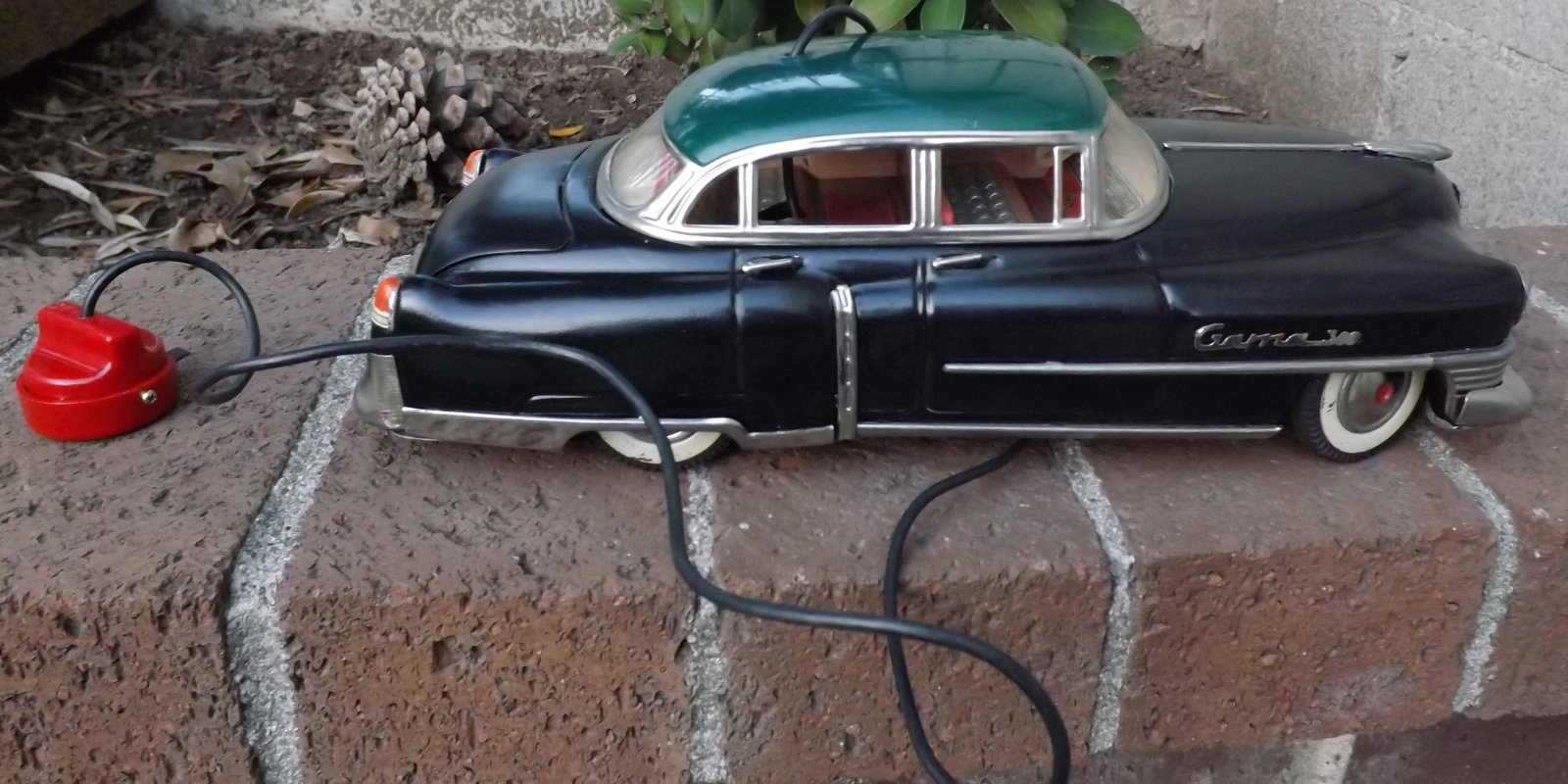 Gama Cadillac,electric car Made in Western Germany, rare two-tone color, forward/reverse, steering, - 3
