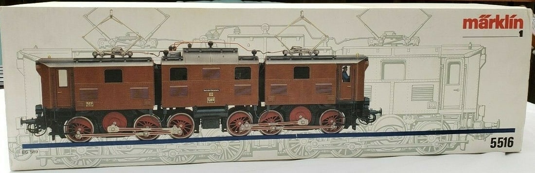 Marklin 5516 Scale E91 Electric Locomotive features 6 axles powered by means of 2 motors and side - 2