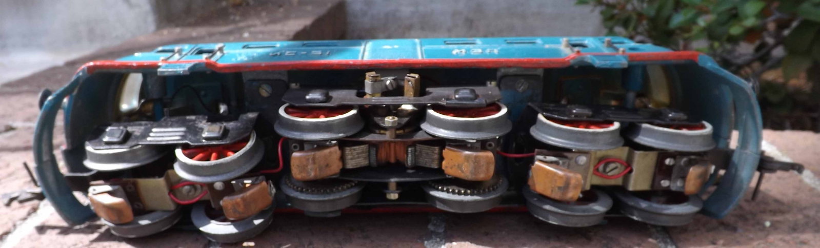 Soviet era Moskabel "Iosif Stalin 1951" locomotive, O Scale, made of Zamac, very heavy, has a huge - 5