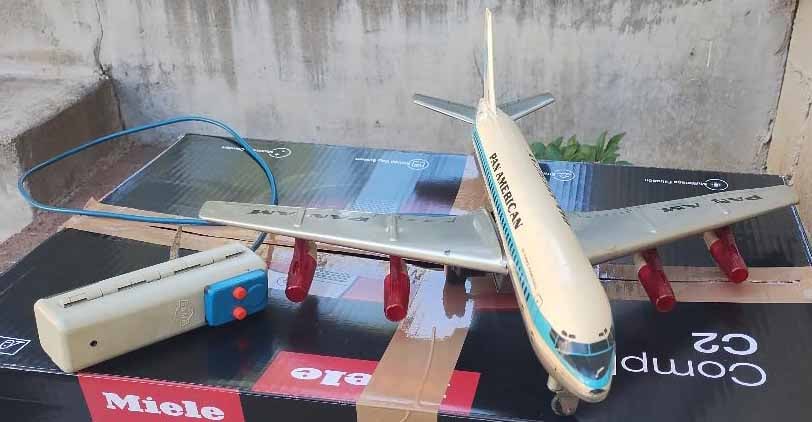 Gama (Germany) Pan Am battery operated, remote controlled airplane - 2