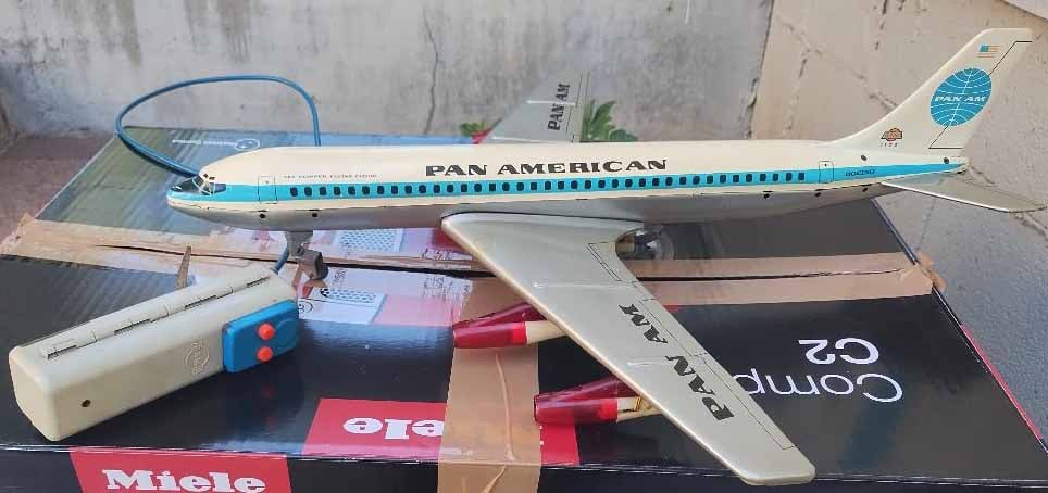 Gama (Germany) Pan Am battery operated, remote controlled airplane - 3