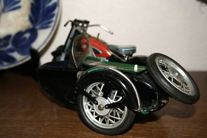Marusan "Sunbeam" electric motorcycle, with working headlight and tail light, c9.5. - 2