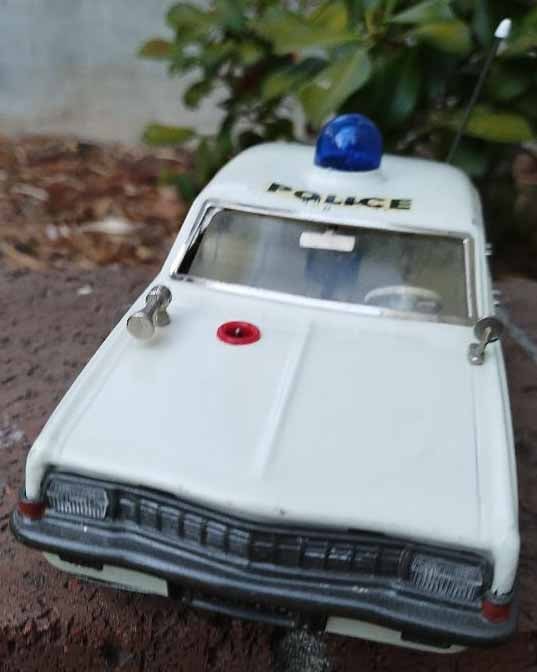 Schuco (Made in US Zone Germany) Alarm Police car 5349,the dome light flashes, the car produces a - 3