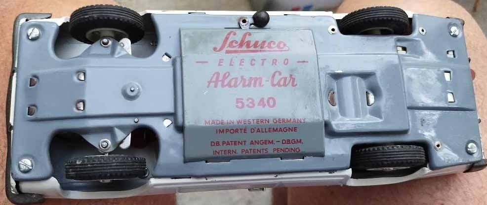 Schuco (Made in US Zone Germany) Alarm Police car 5349,the dome light flashes, the car produces a - 4
