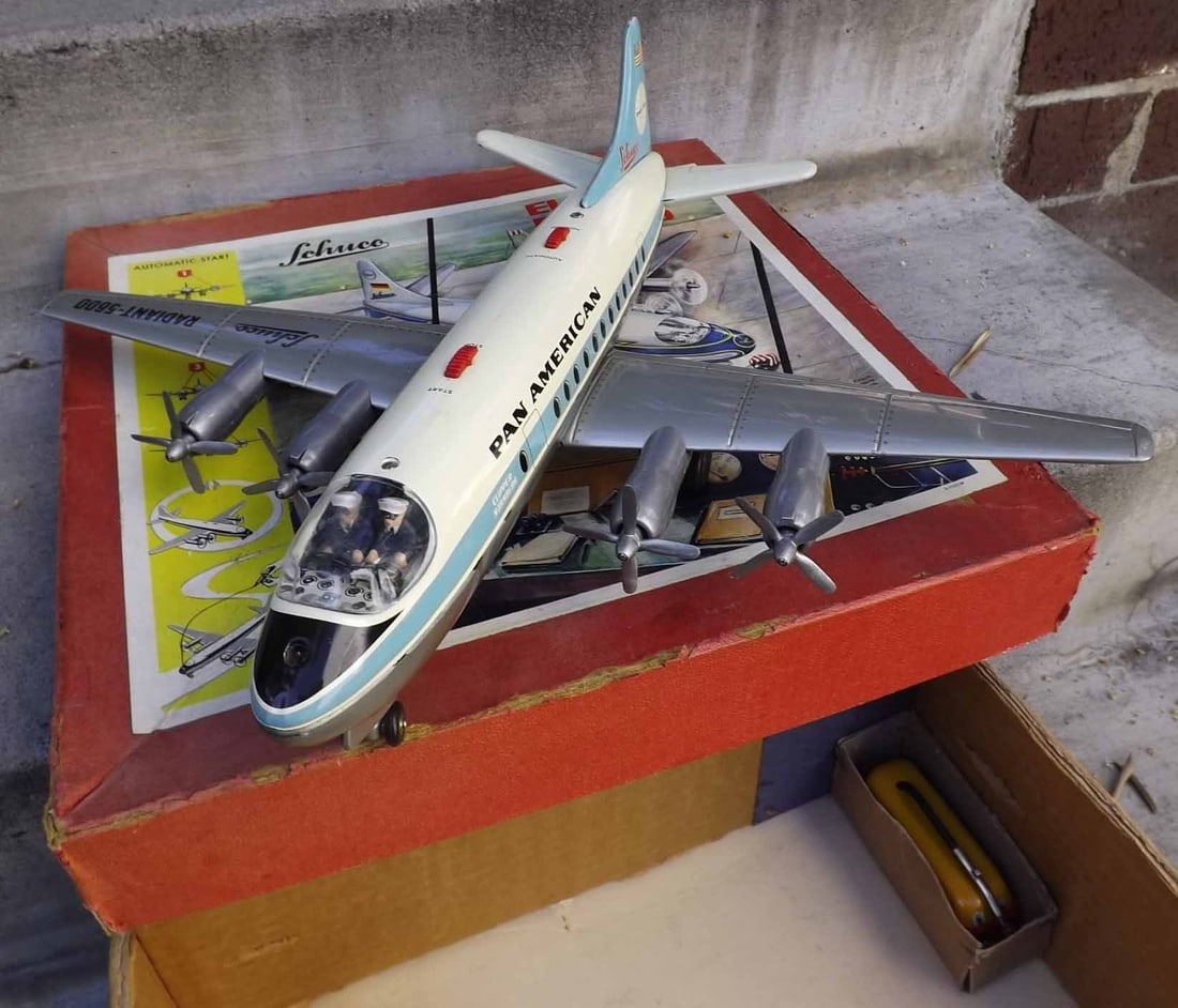 Schuco Radiant 5600 PanAm , the very much sought after Vickers Viscount plane type, with complex - 3