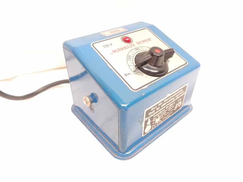 Marklin HO transformer, 160 V output, 220V input, will work with 110V input , your choice ONE out of - 2