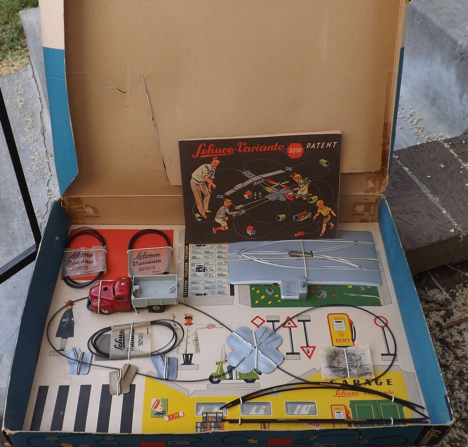 Schuco Varianto 3010 Electric set (made in Germany), c10 in c8 box. (1 of 3)