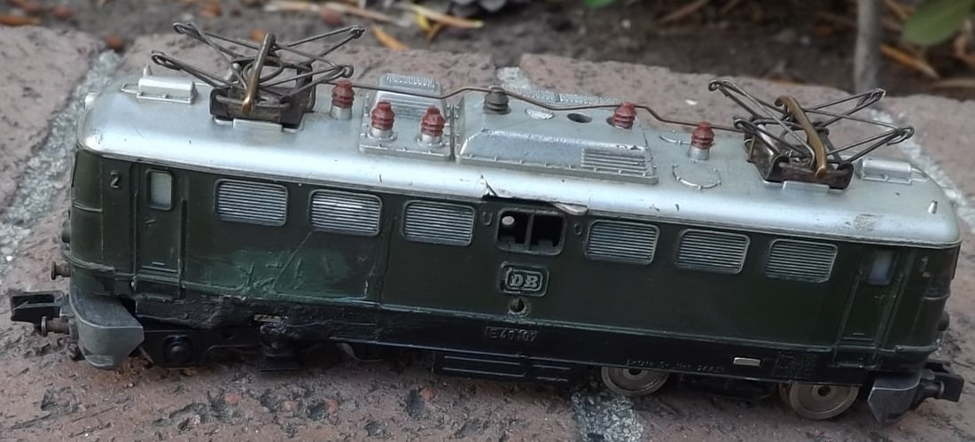 Made in Germany "Rokal" electric locomotive, working pantographs, TT scale , c7. - 3