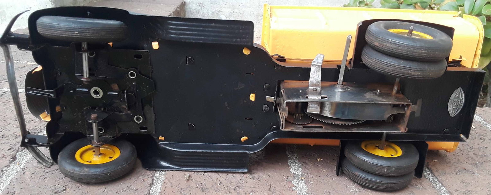 VeBe dump truck with original driver (Made in France cca 1950), c9. - 5