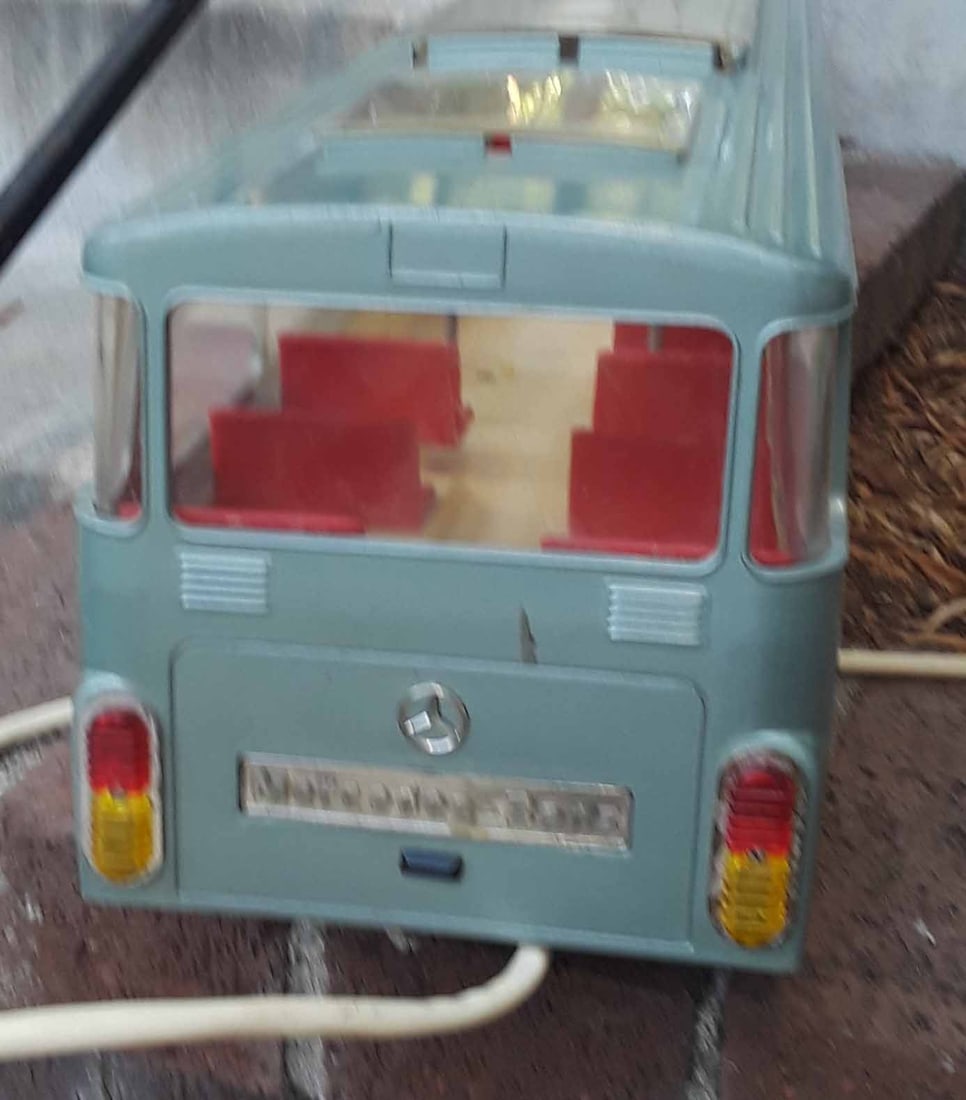 Rico Mercedes bus (made in Spain), c9, battery operated, multiple functions: 1.idling, 2.forward, - 6