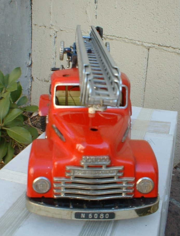 Schuco 6080 fire engine, Made in Germany 1956-58, extensible ladder, the more expensive version with - 3