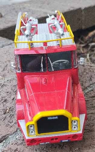 Diecast fire engine - 2