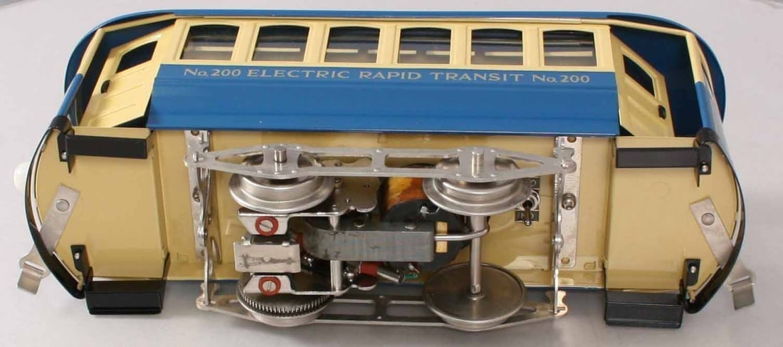 Lionel printed tinplate O gauge three rail tramway set 200 (motorized leading car),201(unmotorized - 3