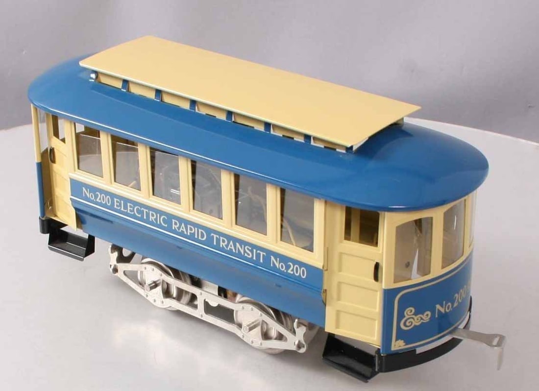 Lionel printed tinplate O gauge three rail tramway set 200 (motorized leading car),201(unmotorized - 4